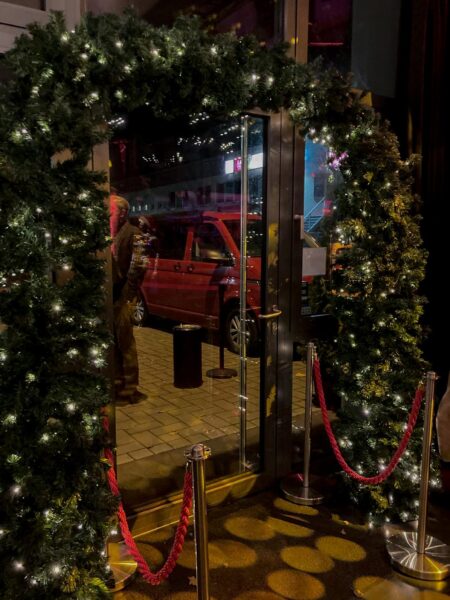 Weihnachtlicher Eingang Quizloft Siegburg