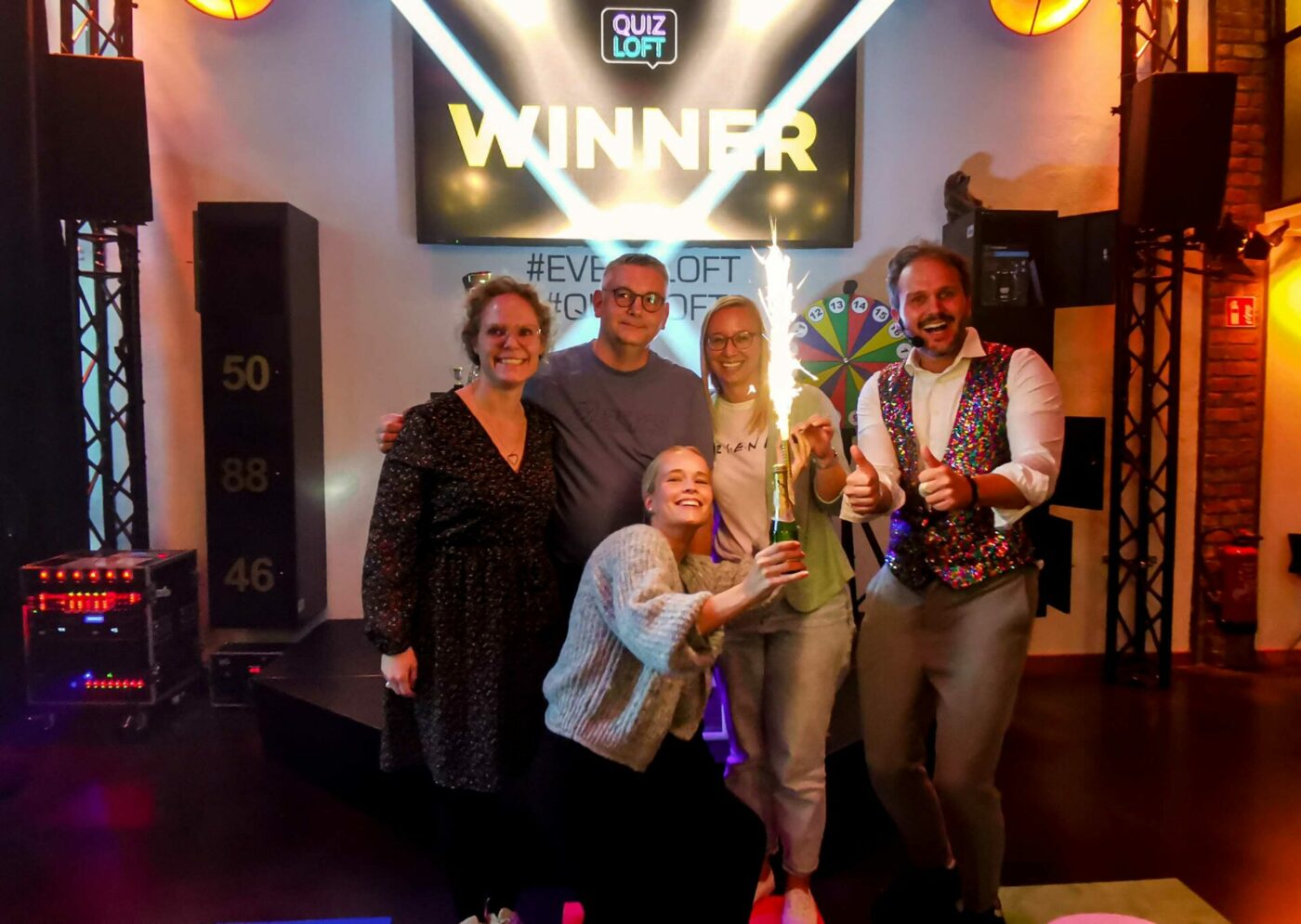 Siegerfoto mit Showmaster im Quizloft Siegburg