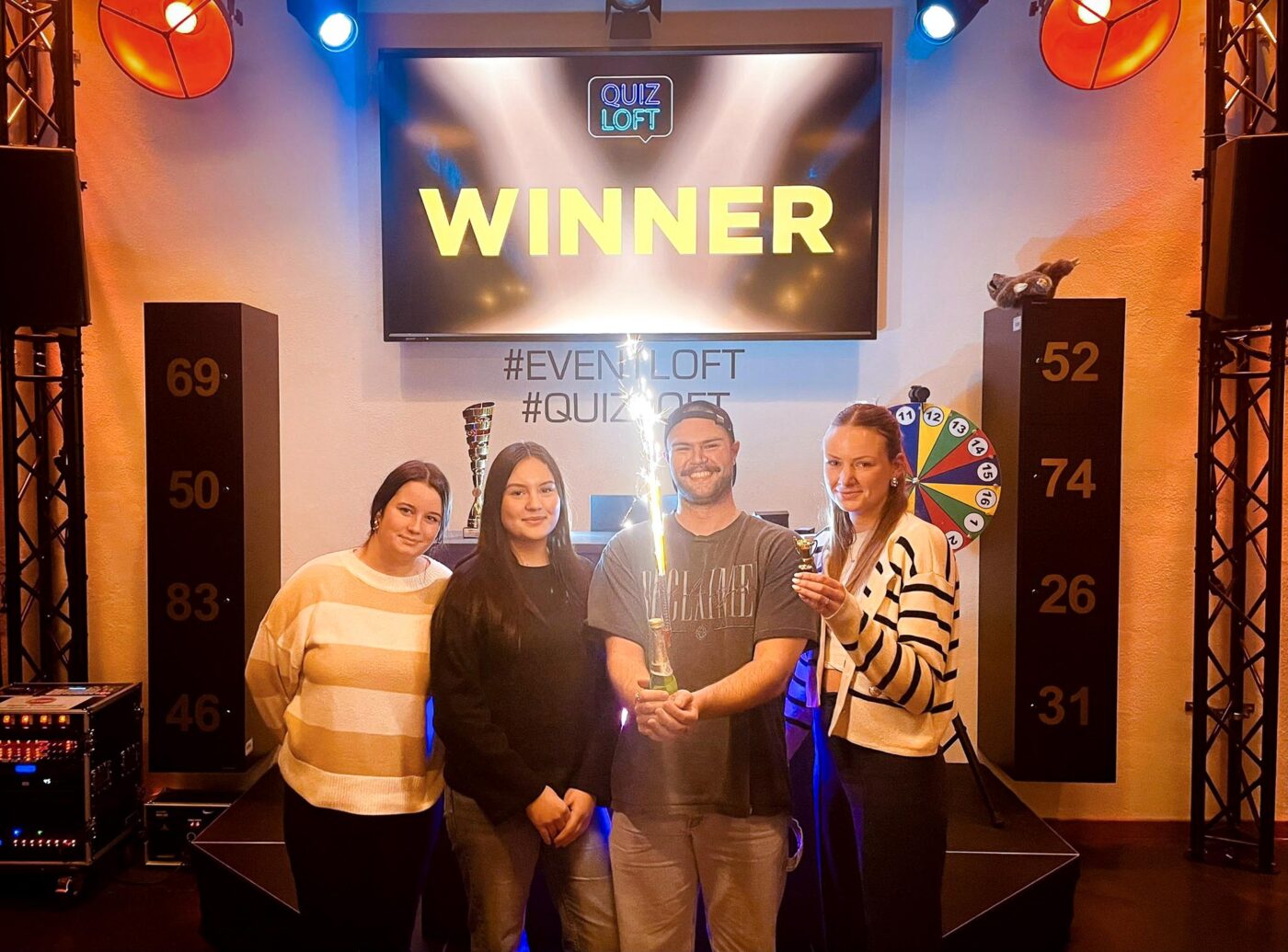 Teamfoto der Sieger im Quizloft