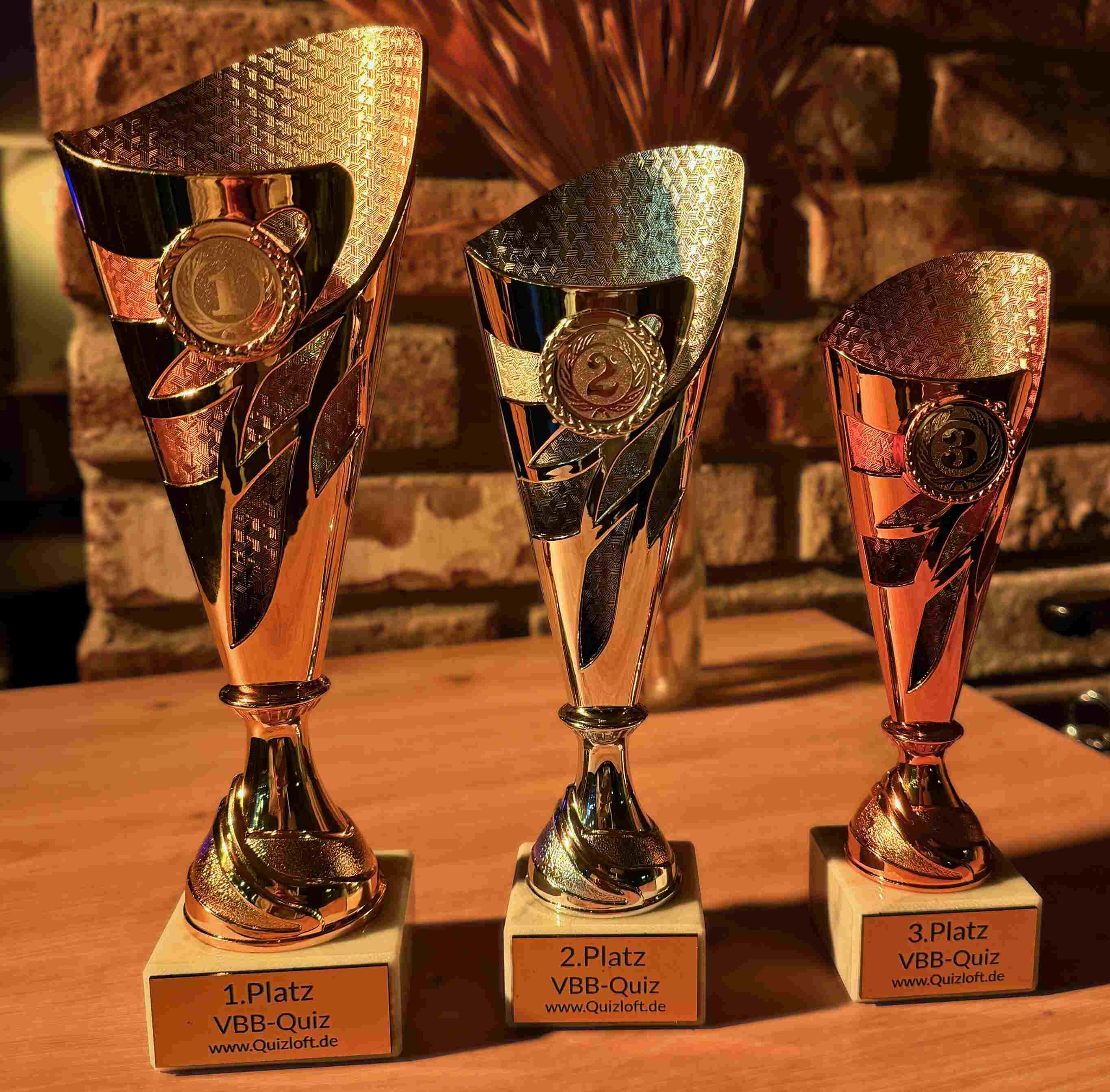individualisierte Pokale bei VIP-Siegerehrung